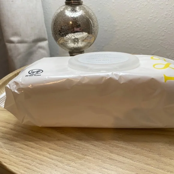 BEEKMAN 1802 Pure Goat Milk Face & Body Cleansing Wipes - Picture 2 of 3